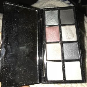 Eyeshadow palette